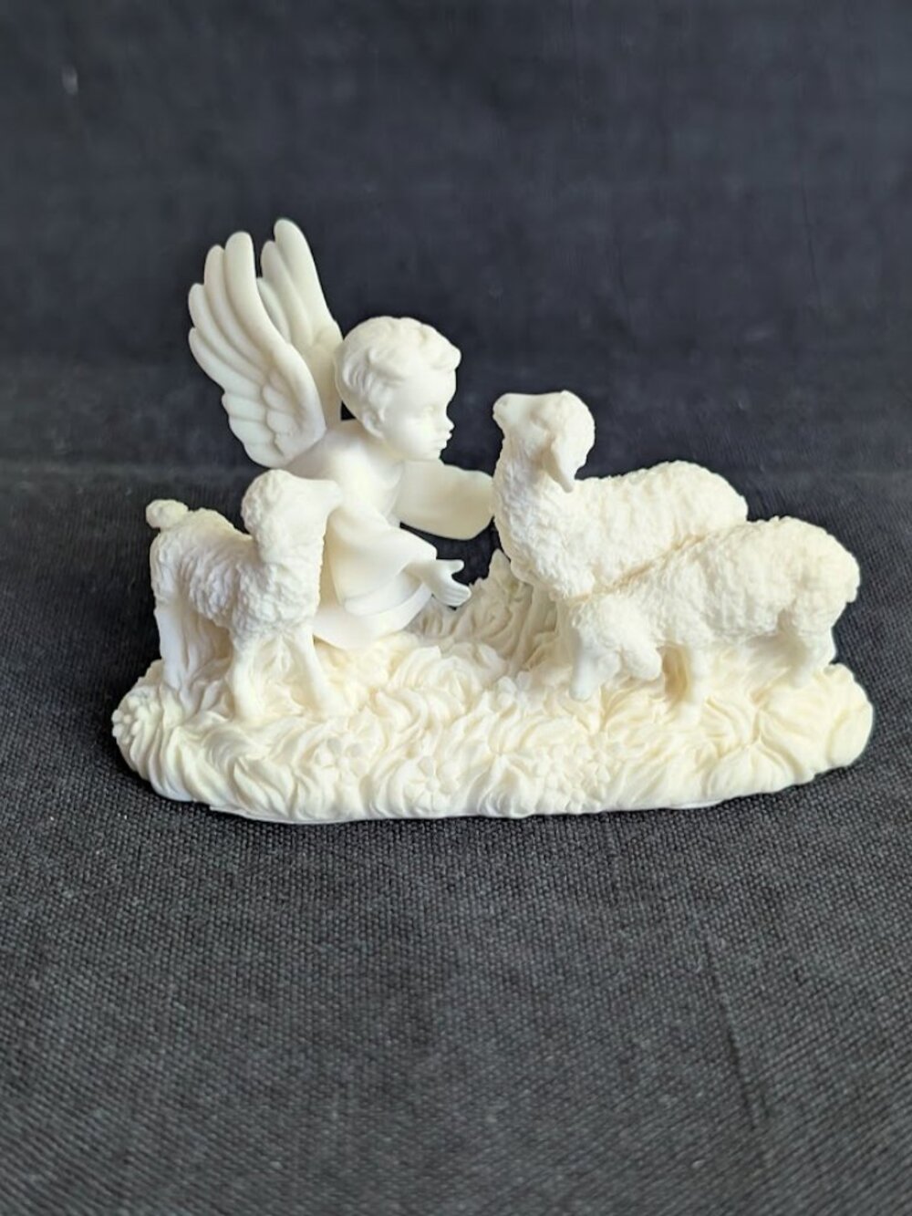 Millenium Roman Inc Figurine "Have you heard the news?" Angel Child/Baby Sheep